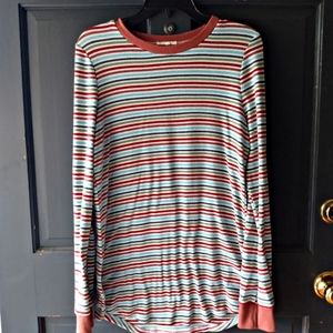 Easel Large Boutique Long Sleeve